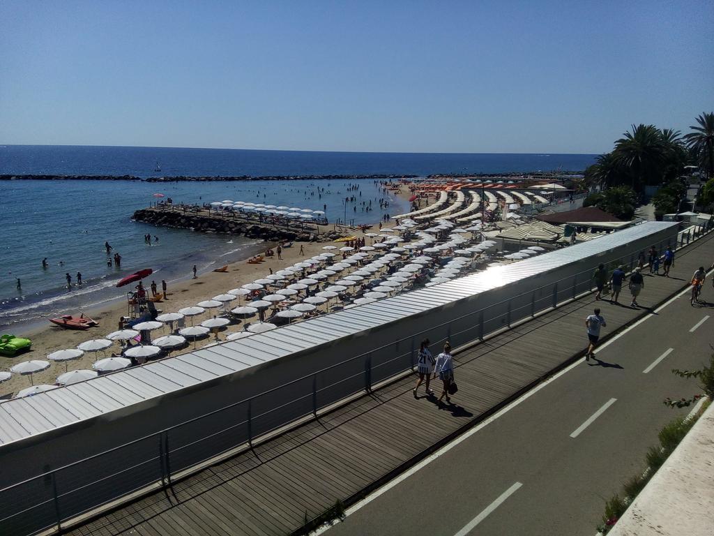 Apartmán Da Cipollina In Pieno Centro Sanremo Exteriér fotografie