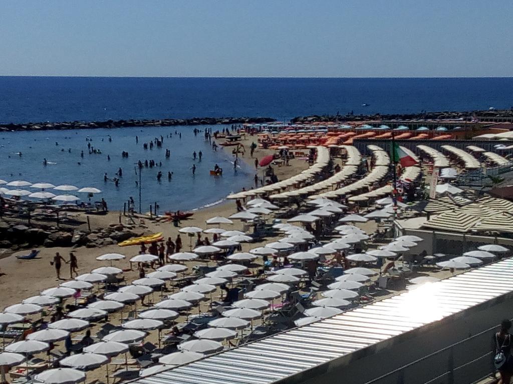 Apartmán Da Cipollina In Pieno Centro Sanremo Exteriér fotografie